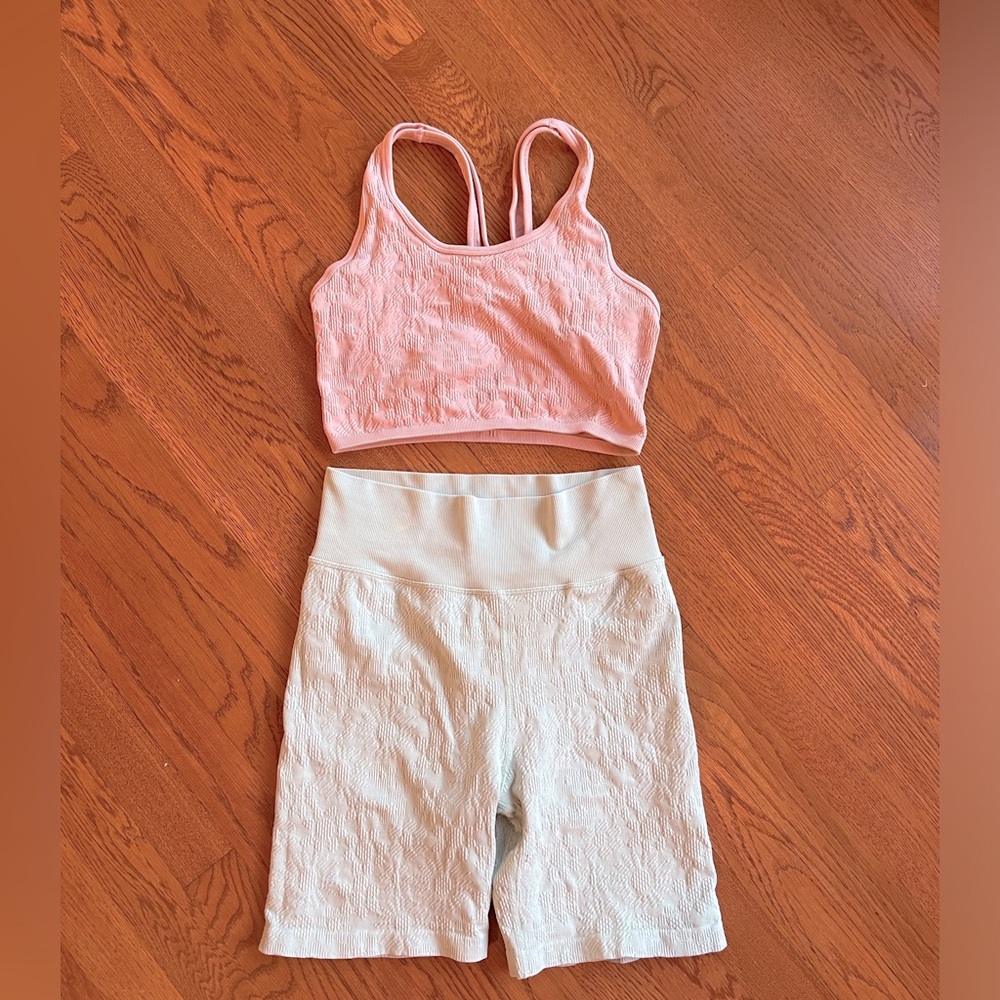 Aerie cotton candy retro flower set